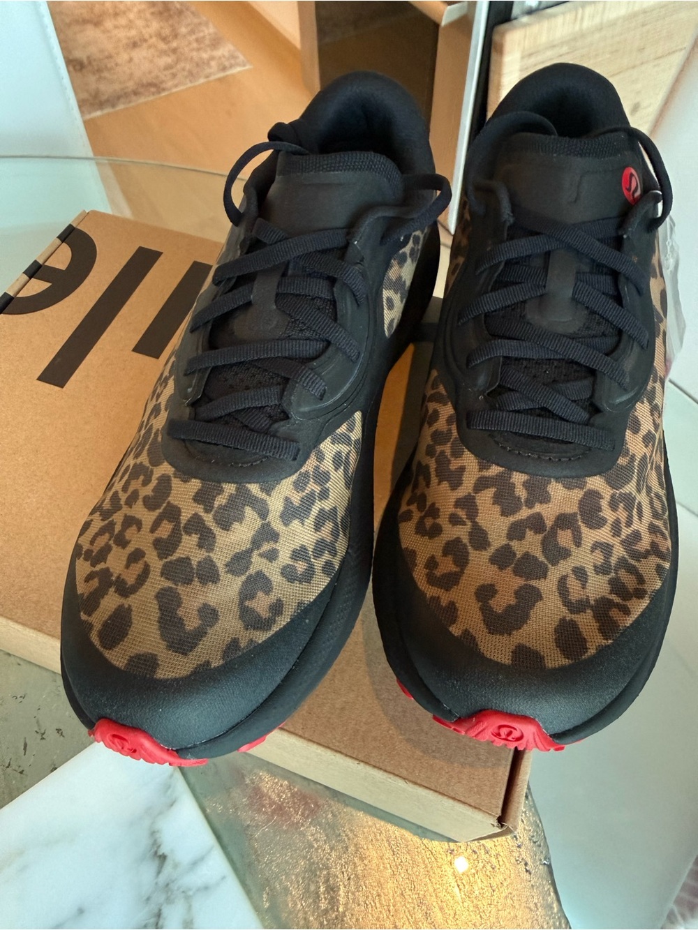 lululemon women’s split shift running shoe Leopard print - Black/Tan - Picture 6 of 8